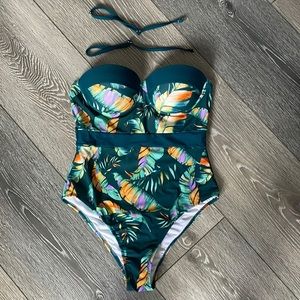Cupshe molded bra one piece swim suit.